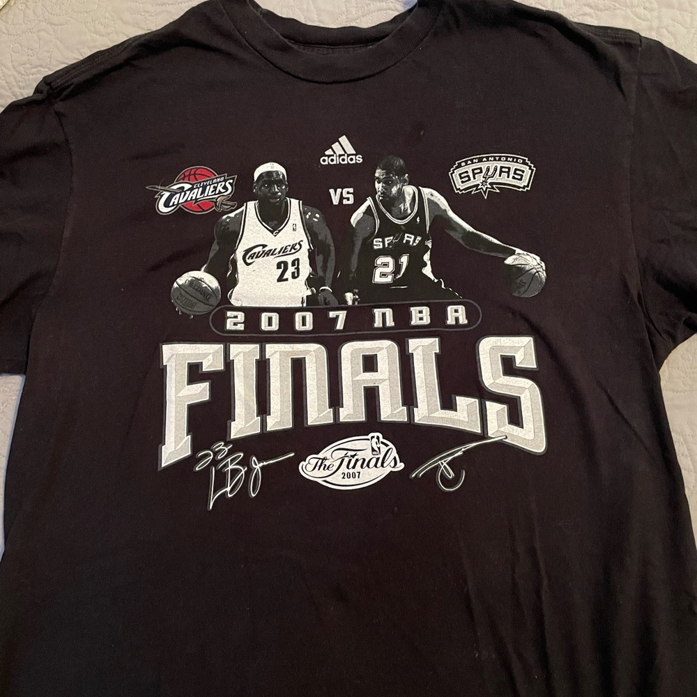 Cavs and Lebron vs. Spurs and Duncan 2007 tshirt